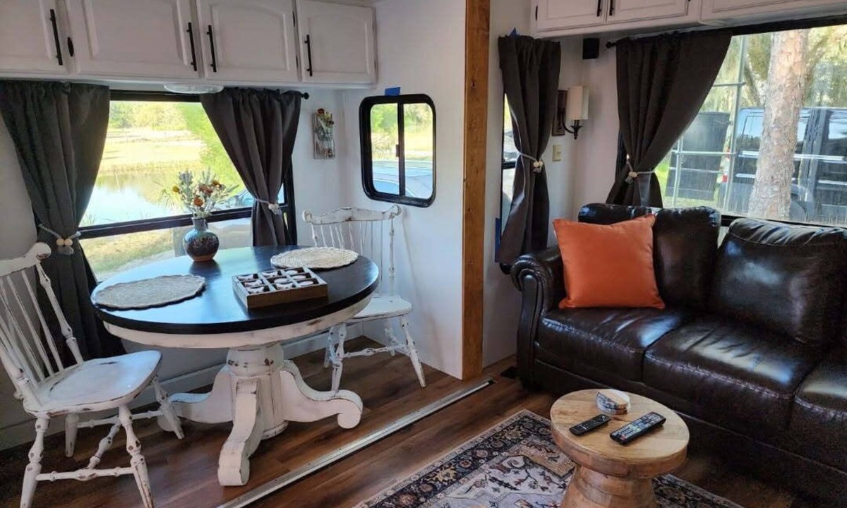 Geneva House | Matilda, Tiny Home: Charming 5 Acre Oasis w/Gazebo, Hot Tub, Garden & Chickens