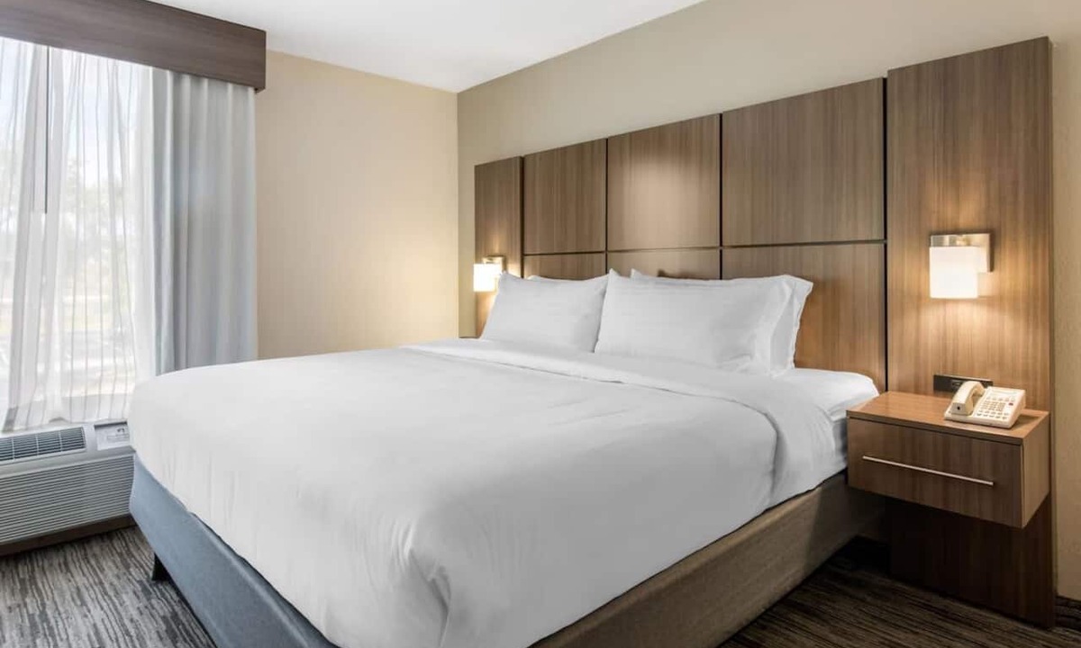 Tropic Hotel | Memorable Space Coast Stay! 3 Stylish Units |Free Parking | Pets Welcome