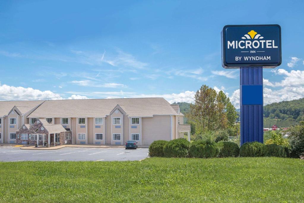 Franklin Hotel | Microtel Inn & Suites by Wyndham Franklin