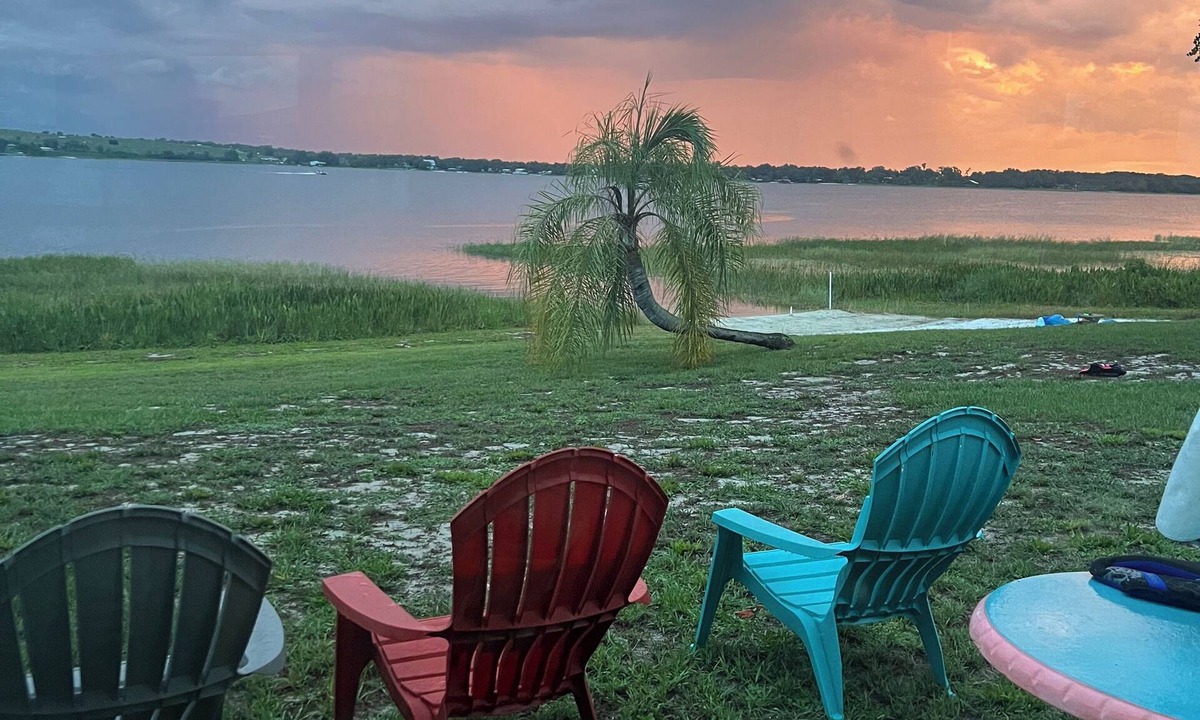Babson Park House | Midcentury Modern Lakefront Retreat on Crooked Lake in Central Florida