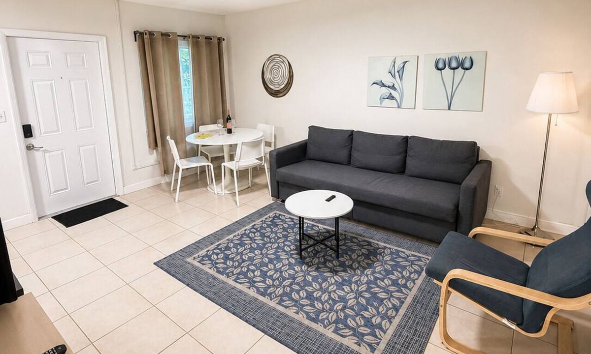 Tarpon River Apartment | Modern 2-Bedroom Apartment Near Las Olas and the Beach