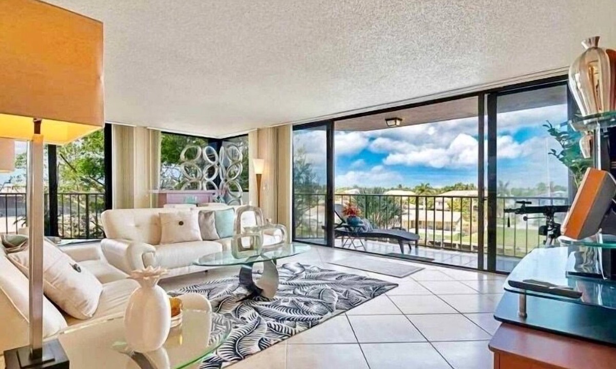 Boca Raton Condo | Modern 2BR 2B Condo on the Intracoastal. 90 Day Rental min.