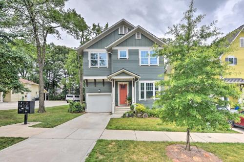 Oakhurst House | Modern Charlotte Home ~ 4 Mi to Downtown!