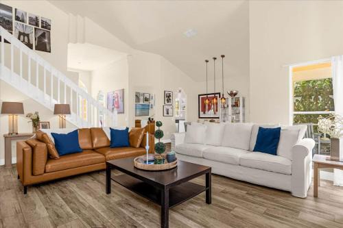 Ventura House | Modern Home w Patio & BBQ, Near Golf Course, MCO