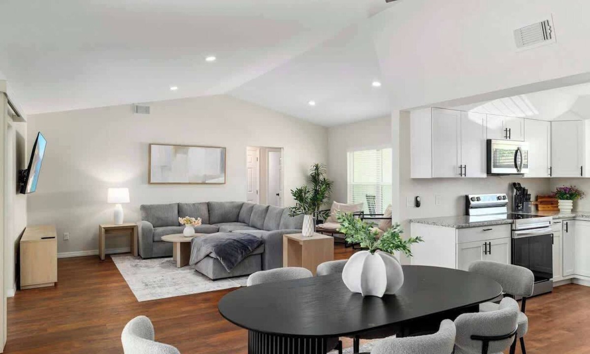 Wesley Chapel House | Modern Home w/Private Patio in Wesley Chapel