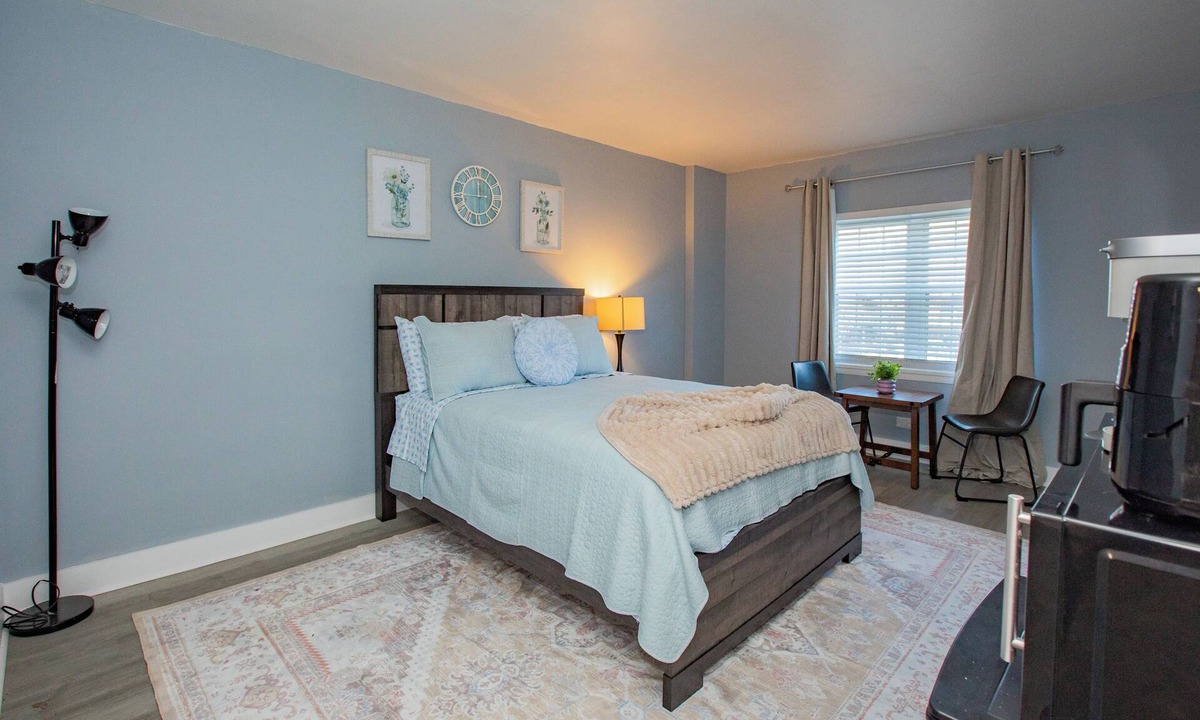 Sheffield Park Apartment | Modern Mins To "Atrium & Novant" Uptown Char Airport