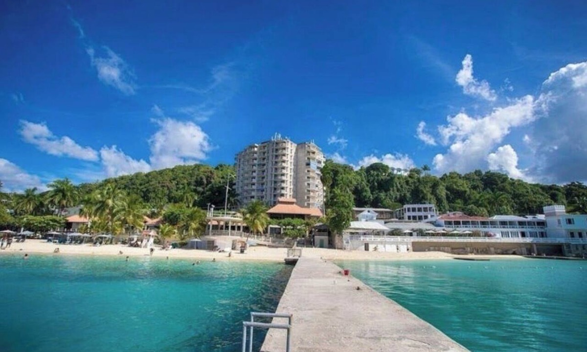 Sandtown Apartment | Montego Bay Hip Strip Studio Condo in front Doctors Cave Beach and near Airport