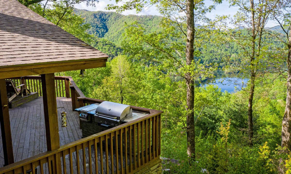 Topton Cabin | Moonshadow Stunning Lake View Cabin with Hot Tub, Fire Pit