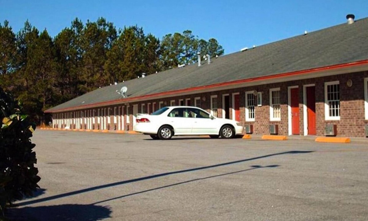 Ridgeland Hotel | Morris Center: Battle of Honey Hill Exhibit! 2 Great Units with Free Parking