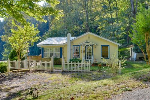 Fontana Dam House | Mountain Cottage w/Views Near Tail of the Dragon!