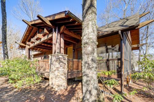 Tuckasegee House | Mountain Retreat w/Community Perks in Glenville!