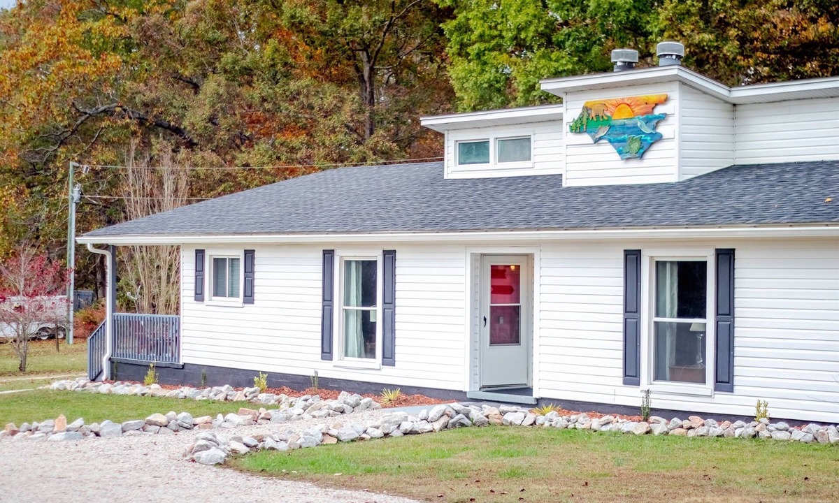 Wake County House | Mountain Vibes 3BR 2BA Near Raleigh