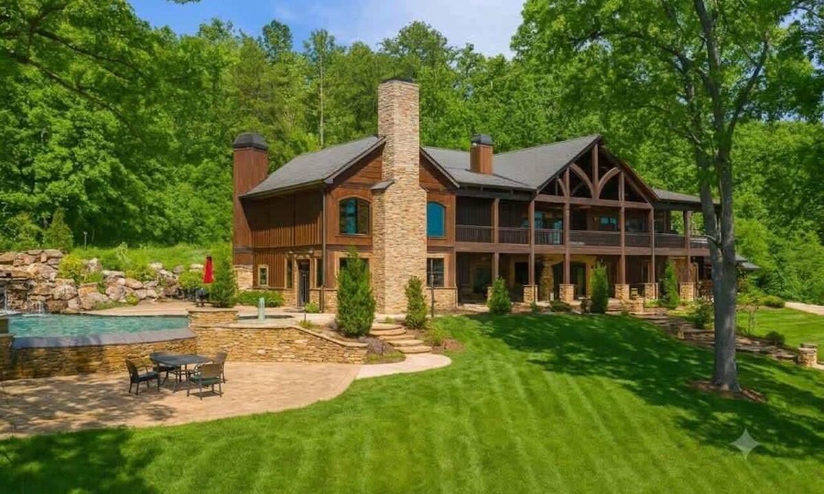 Cleveland House | Mountainside Manor l Custom pool & movie theater!