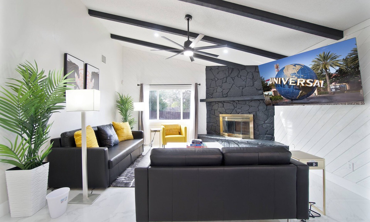 Casselberry House | Moxy Luxe - Charming 4-bedroom house with AC and WiFi in delightful Casselberry