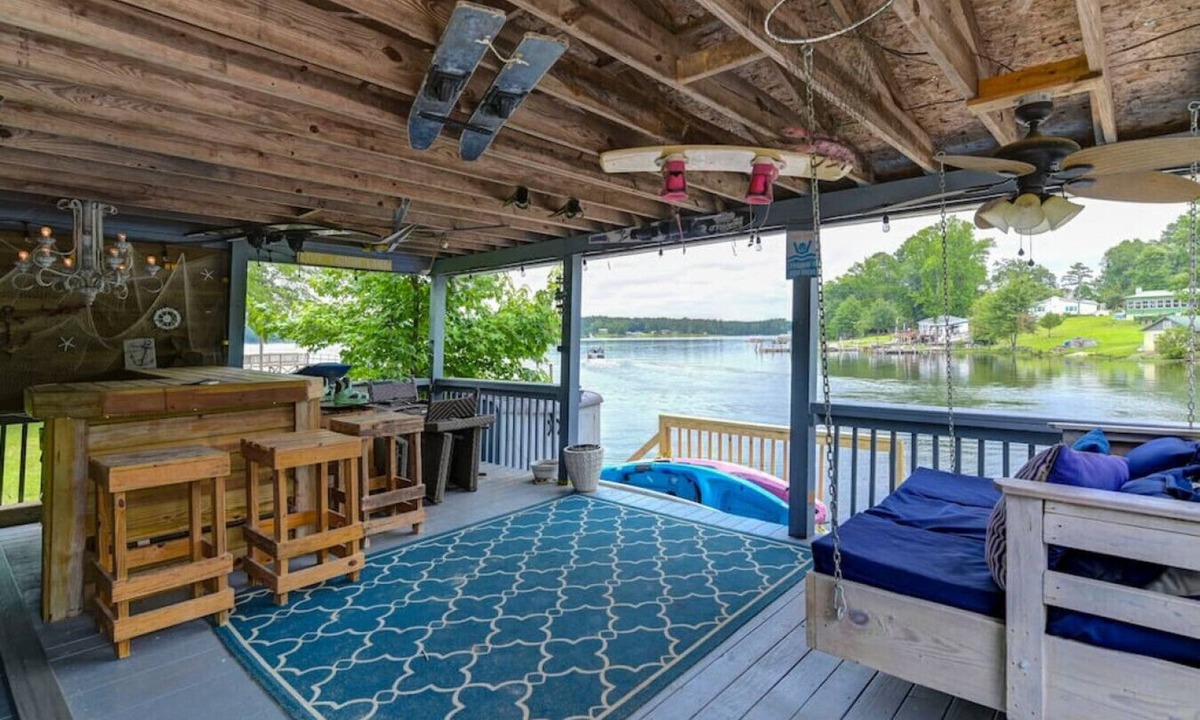 Leesville House | Murray Shores Getaway w/Kayaks + Sea-Doo for Rent