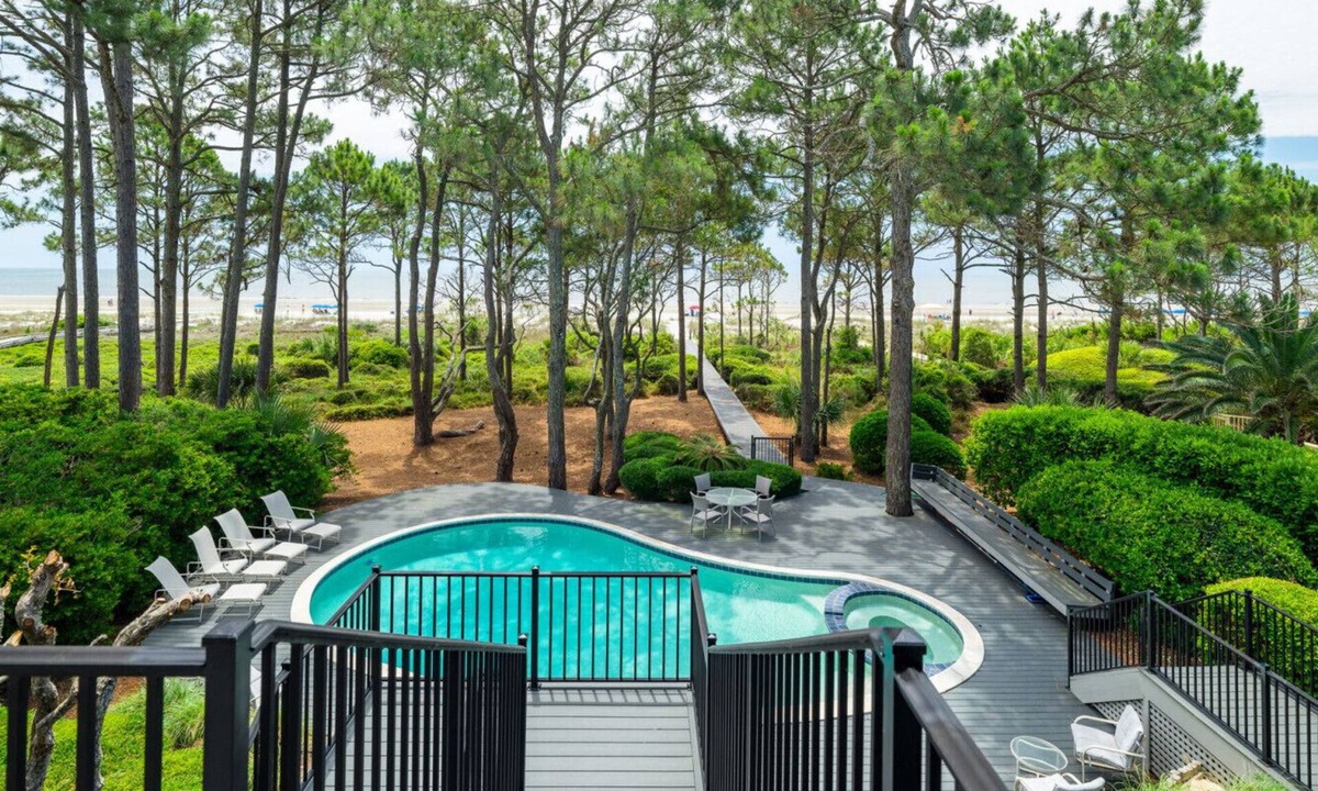 Oceanside House | MyStay at 35 Ruddy Turnstone - 5BR Oceanfront Luxury Living!