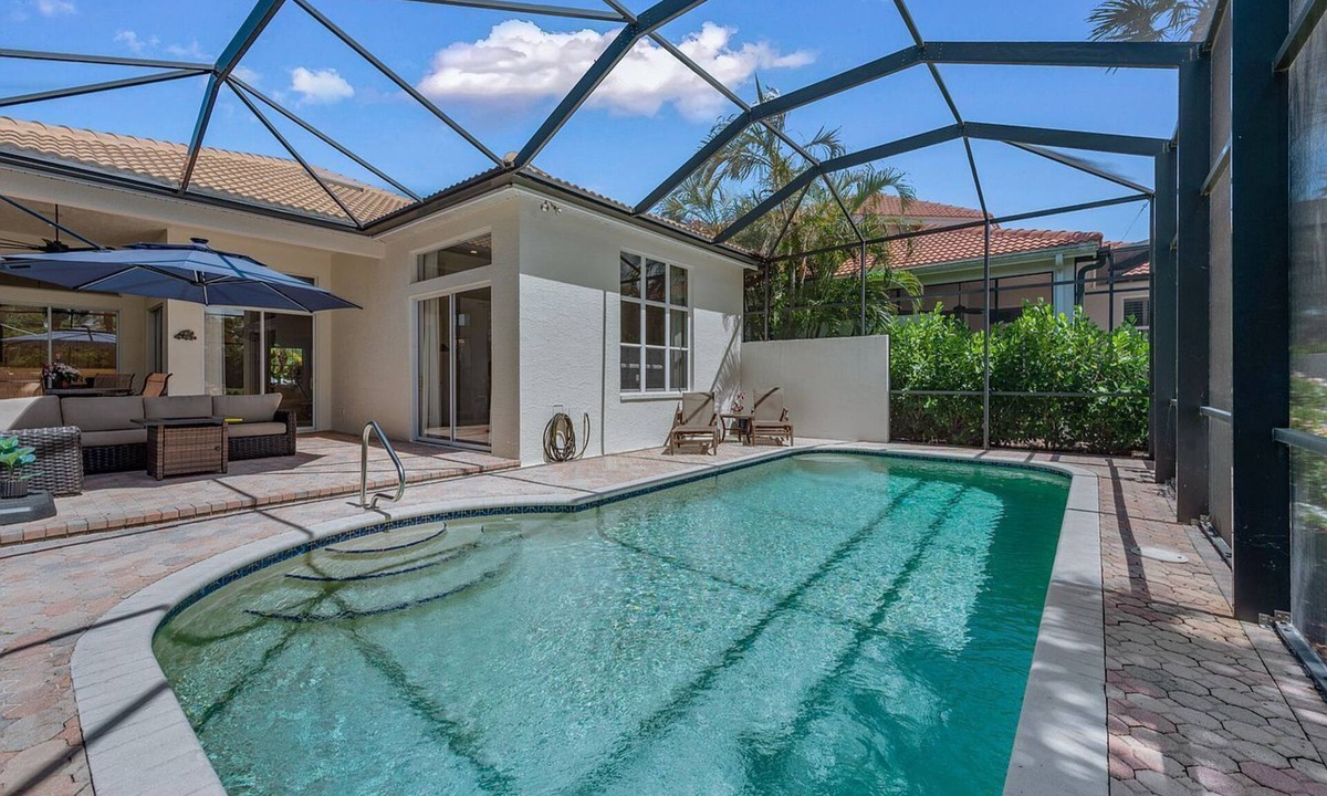 Naples House | Naples Florida Fiddlers Creek 3 Bedroom Residence with private pool near beach.