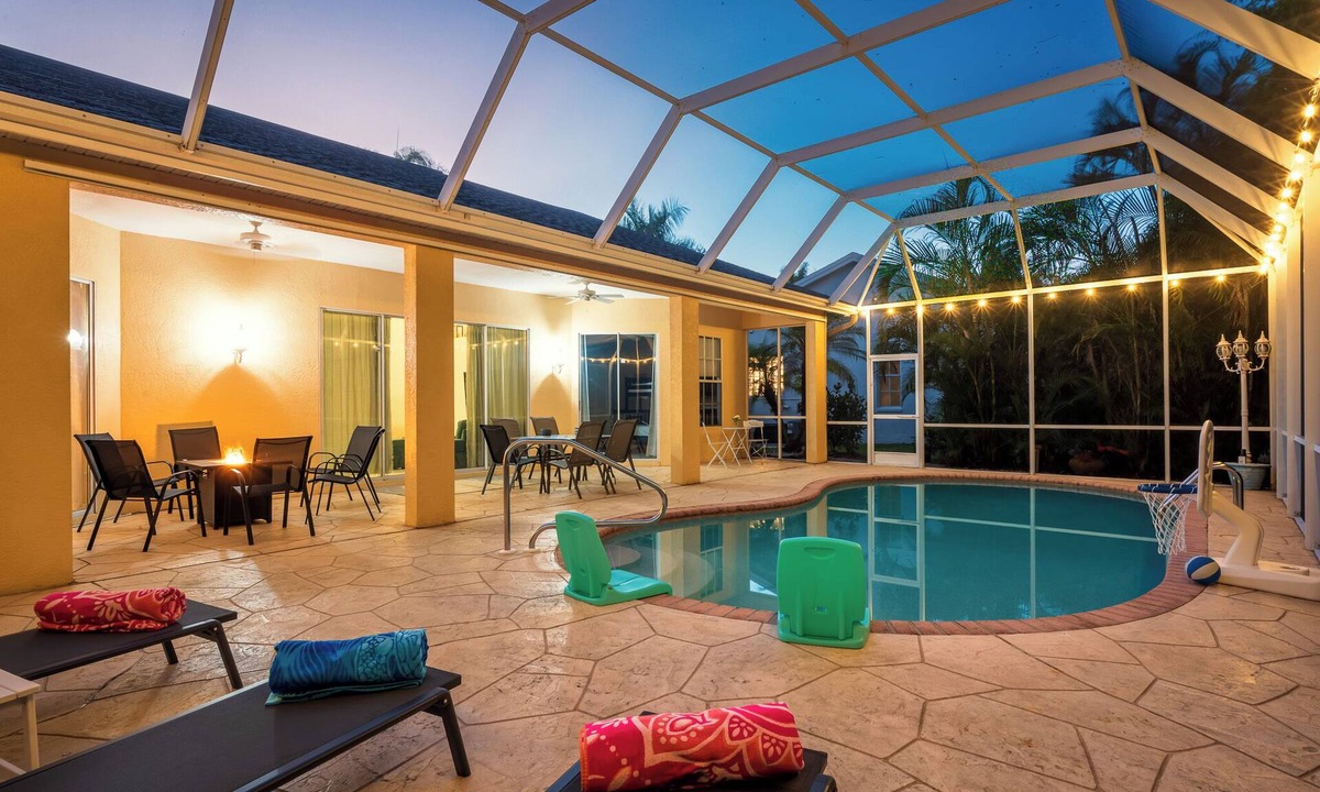 Crown Pointe House | Naples Resort-Heated Pool-Near Beaches-Game Room