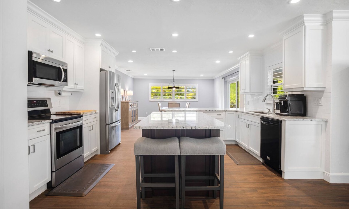 Kings Lake House | Naples Retreat: Heated Pool-Minutes to Beach