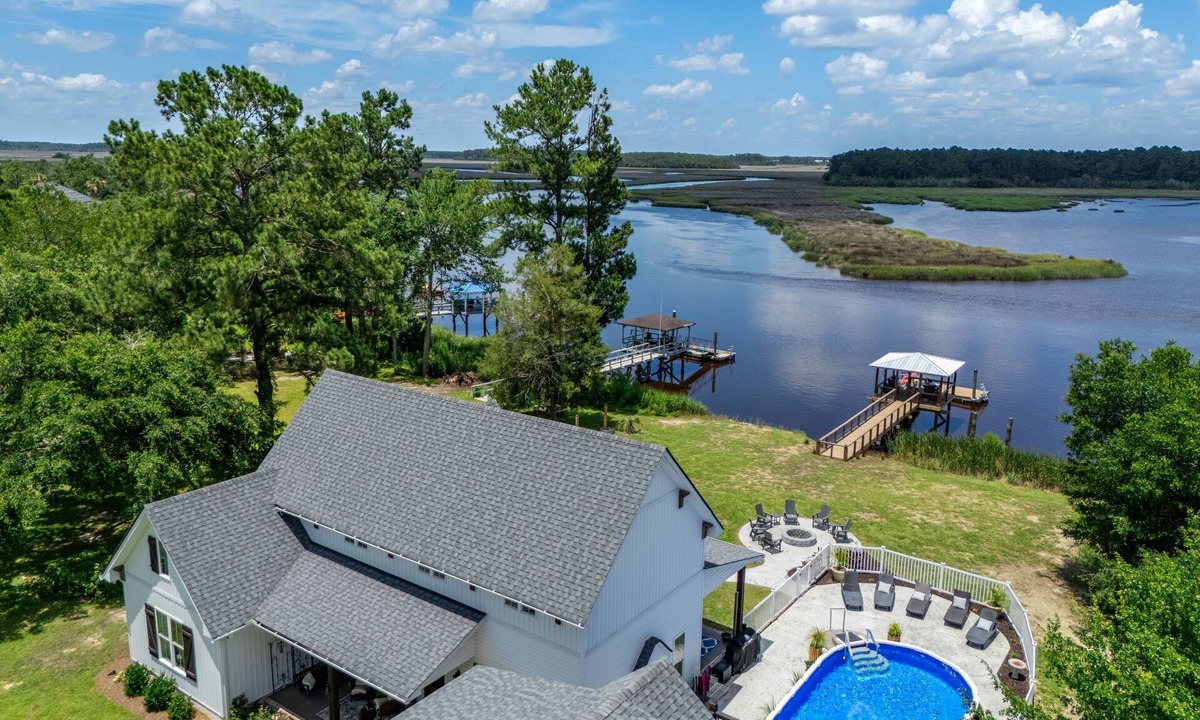 Midway Apartment | Nature Lovers Escape Waterfront Pool Dock Sunsets Fishing Kayaking Savannah