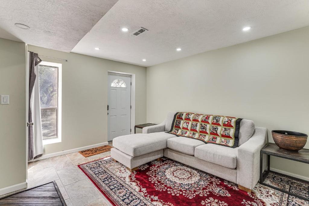 Aiken Apartment | Near Bruce's Field, Downtown & Hospital! Cozy Unit