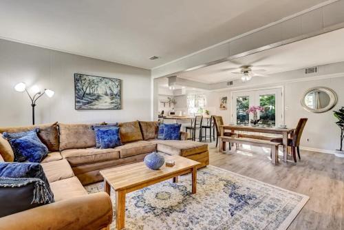 Whitemarsh Island House | Near Downtown w Pool! Oatland Island Escape