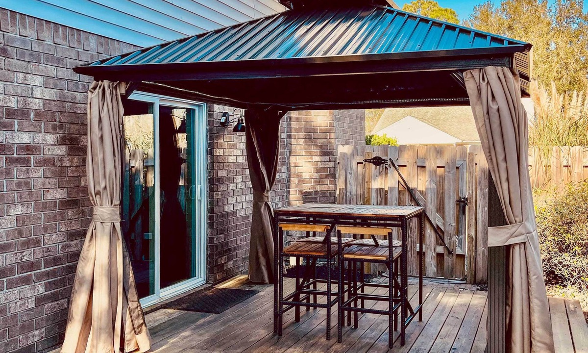 Whitemarsh Island Cottage | Near Dtwn & Beach: Savannah Home w/Game Room!
