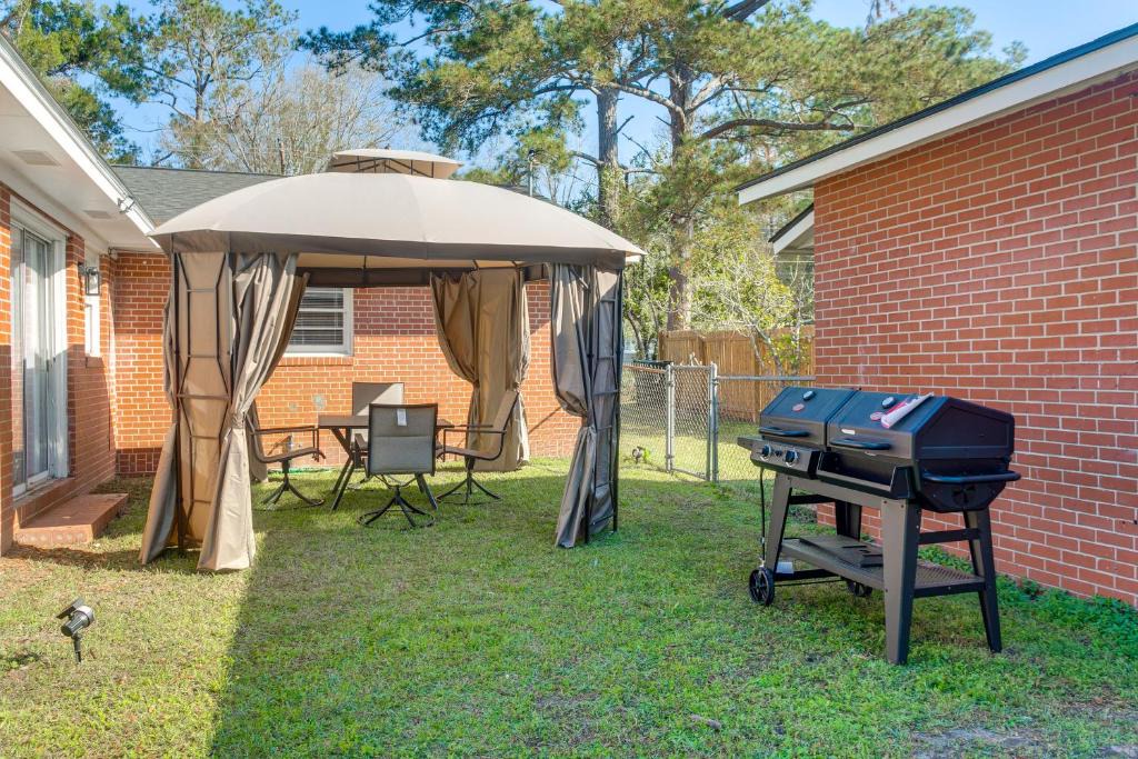 Waycross House | Near Shops & Eats: Home w/Large Yard in Waycross!