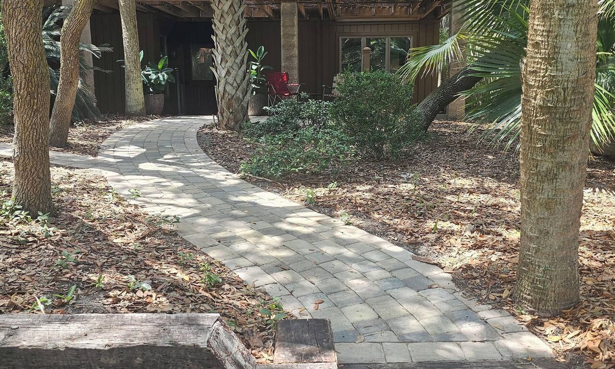 Hilton Head Island Apartment | NEW! 1 BD Apt~Beach Access~Clean~Great Location~Quiet & NICE! Great for Couples!