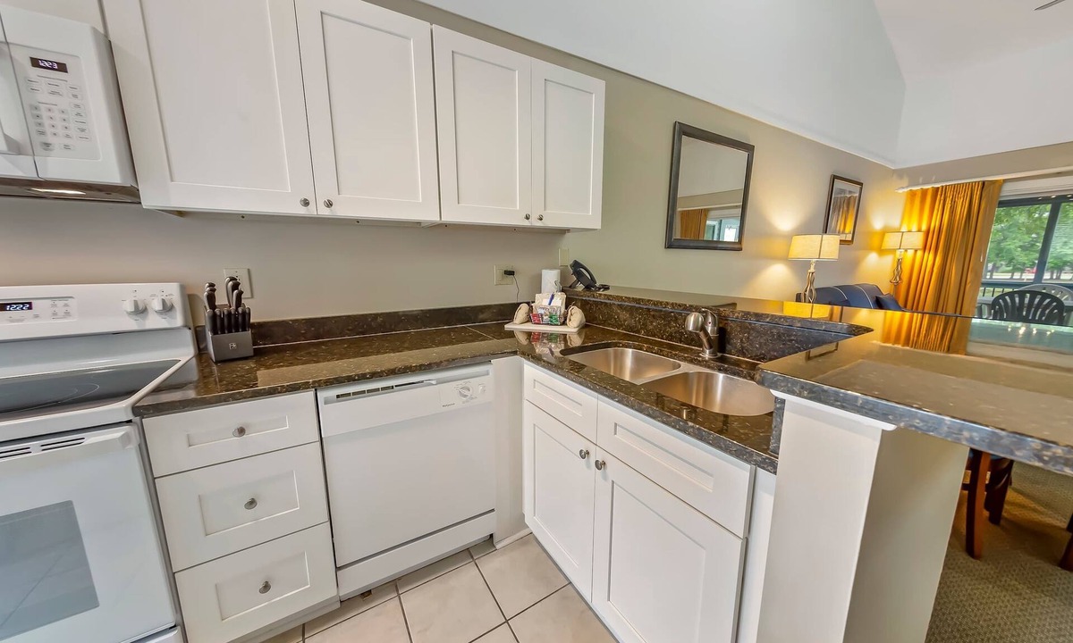 Fairfield Harbour Condo | New Bern Condo-Waterfront, Pools, Hot Tub, & Family Fun!