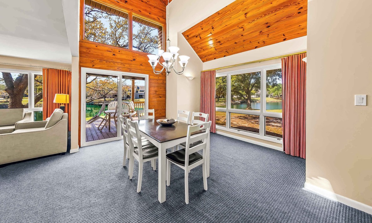 Fairfield Harbour Condo | New Bern Townhouse Family-Friendly 3-Bedroom with Pool & Resort Perks