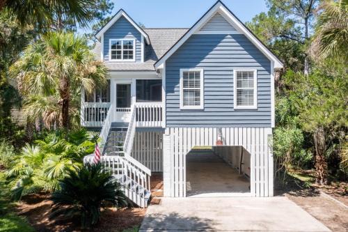 Oceanmarsh Subdivision House | New Listing! Sleeps 10 on Harbor Island - Golf Cart Available for Rent
