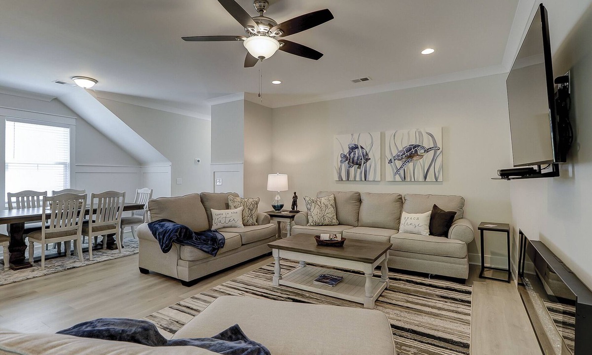 Hilton Head Island House | New Luxury 4 BR 3.5 BA Vacation Home 2 Kings 3 Queen Bikes & Beach Gear included