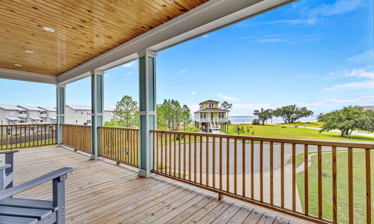 Long Beach House | NEW Pool!| Beach Views| Sleeps 8