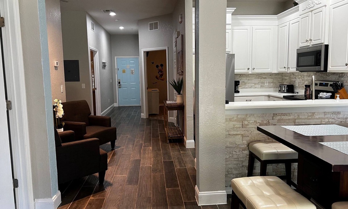 Lake Davenport Estates Condo | NEW REMODELED GROUND FLOOR Disney Tropical Oasis Condo Sleeps 8