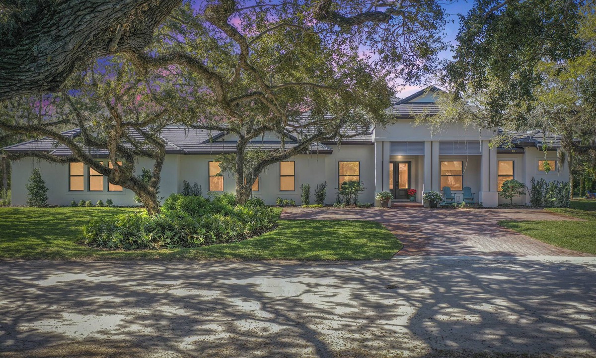 Indian Bay Point House | New resort-like island beach home with GOLF CART - seats 6-8 people.
