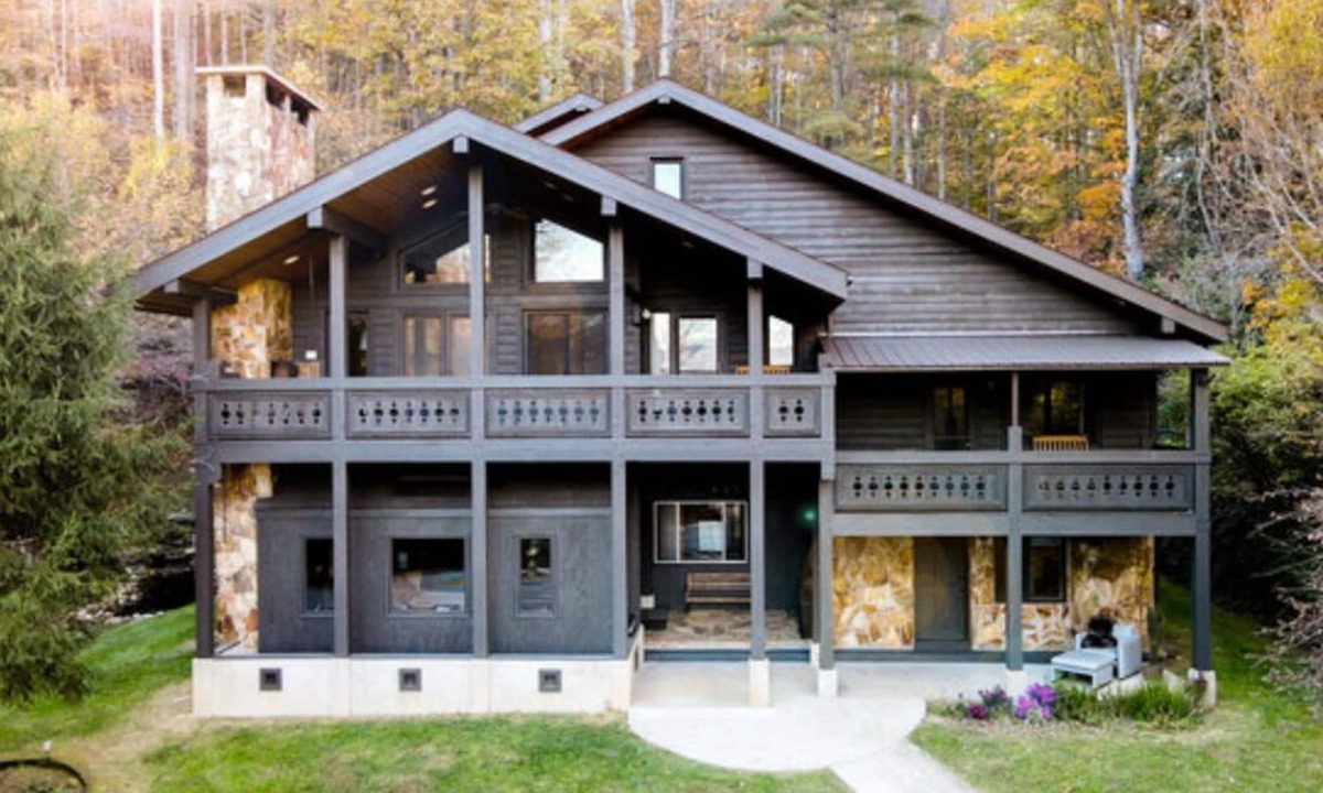 Whittier Ski Chalet | NEW! Spectacular Private Retreat - 4bed/4bath Chalet