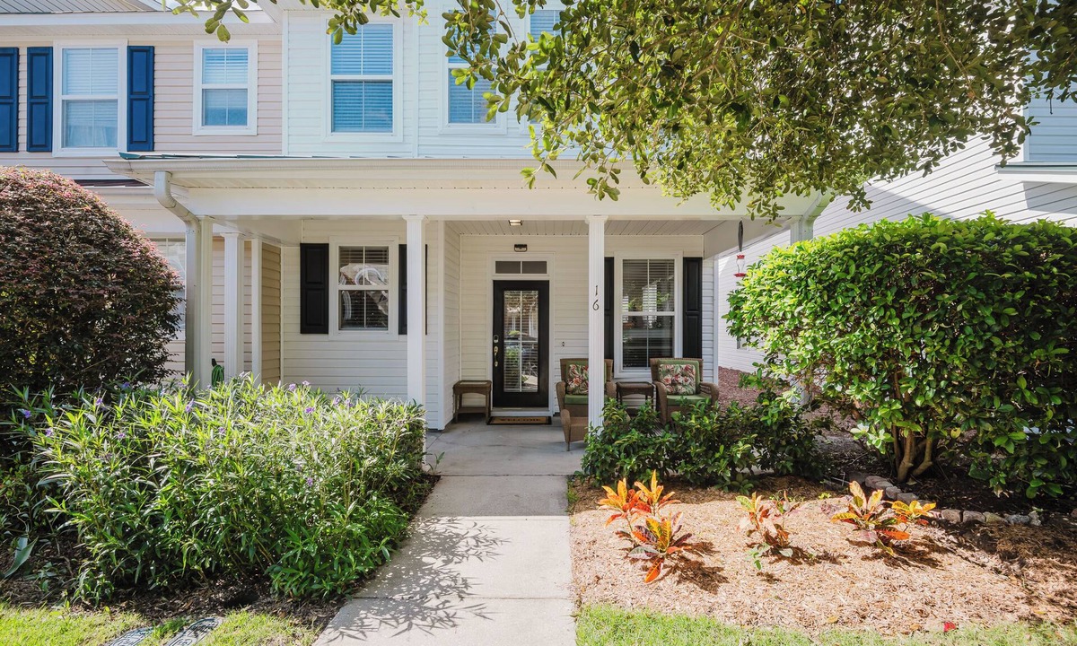 Bluffton House | New to market! Lowcountry Luxe: 3-bedroom gem near historic Old Town Bluffton!