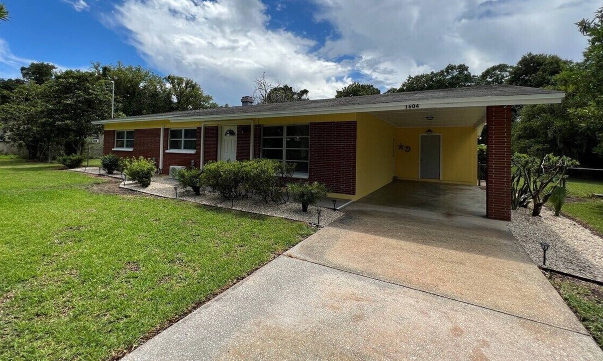 East County Civic Group House | Newly remodel Home w/ large private outdoor space