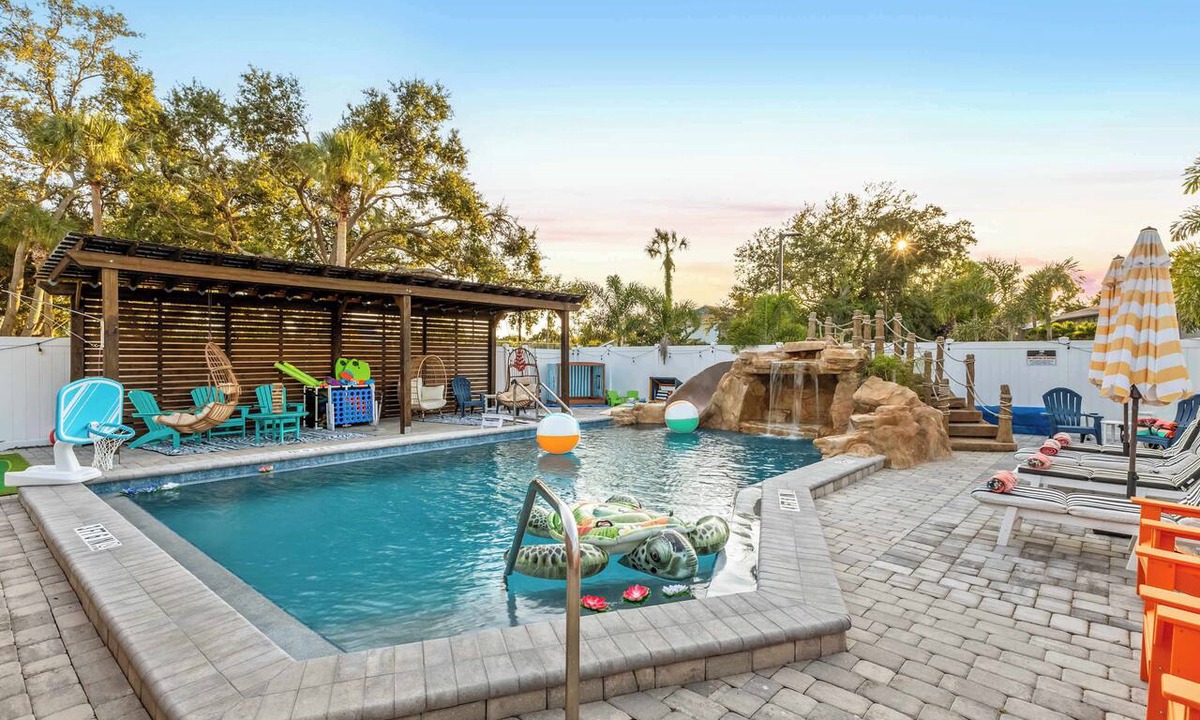 South Bradenton Condo | Newly Renovated - Sleeps 8 - Pool w/ Slide - Games