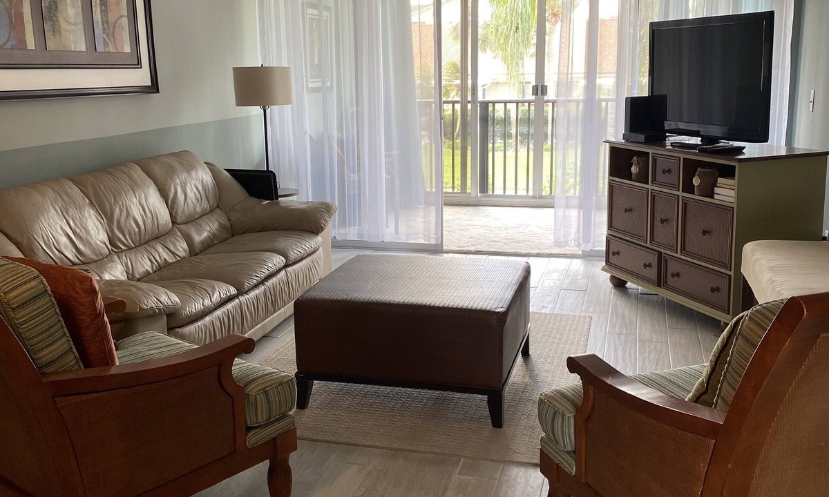 Seminole House | Newly updated condominium! 5 min from the beach!