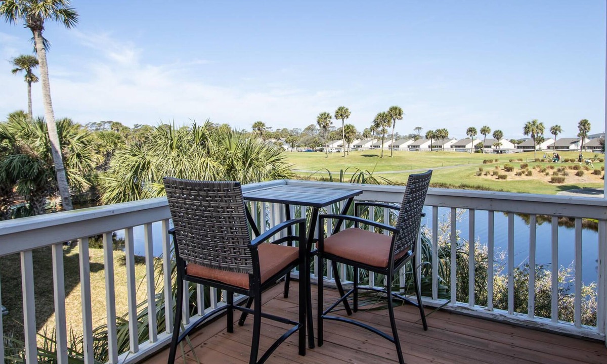Saint Helena Island House | Newly Updated Family Home w/ Golf Course Views - Steps from Pool, Beach, & Golf