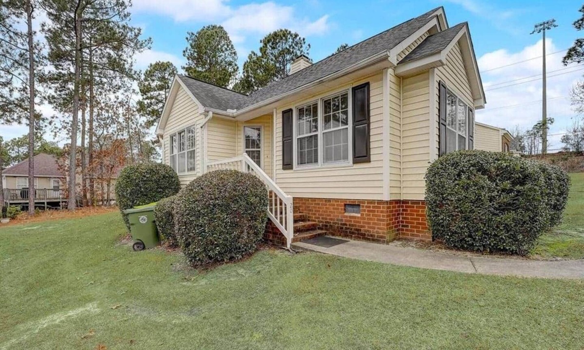 Huntcliff House | Northeast Cola 2 bedroom Retreat