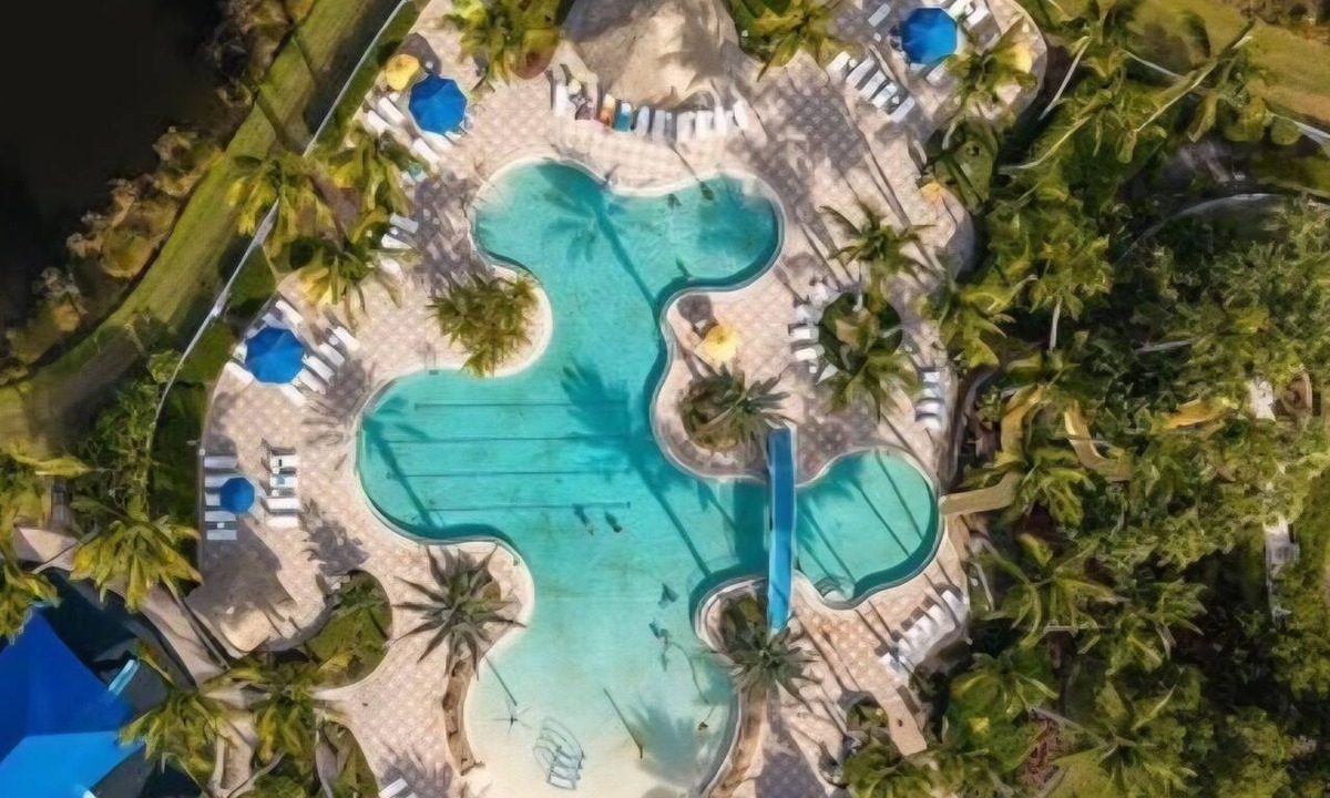 Trafalgar House | Nov-April 3,400 a month, 3-bd/2ba w/resort Pool & Amenities in Cape Coral