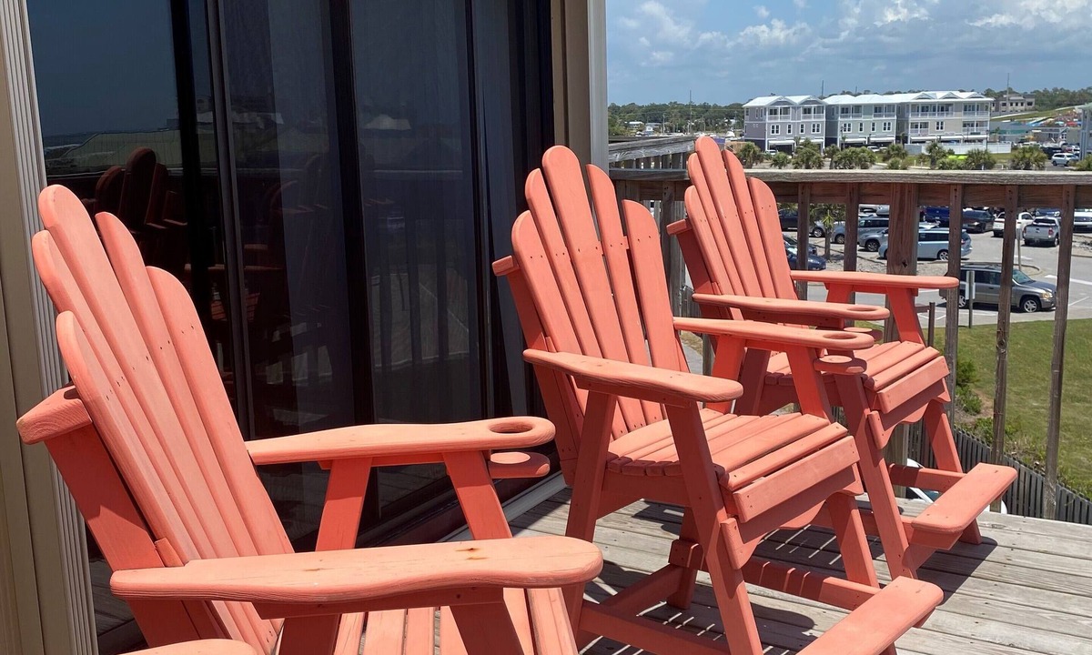 Emerald Isle Condo | Ocean Front Condo Just Steps to the Beach - Maximum Stay - 6 nights.