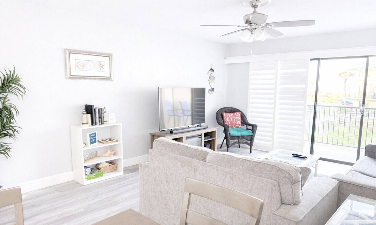 Crescent Beach Condo | Ocean view 2 bedroom townhouse