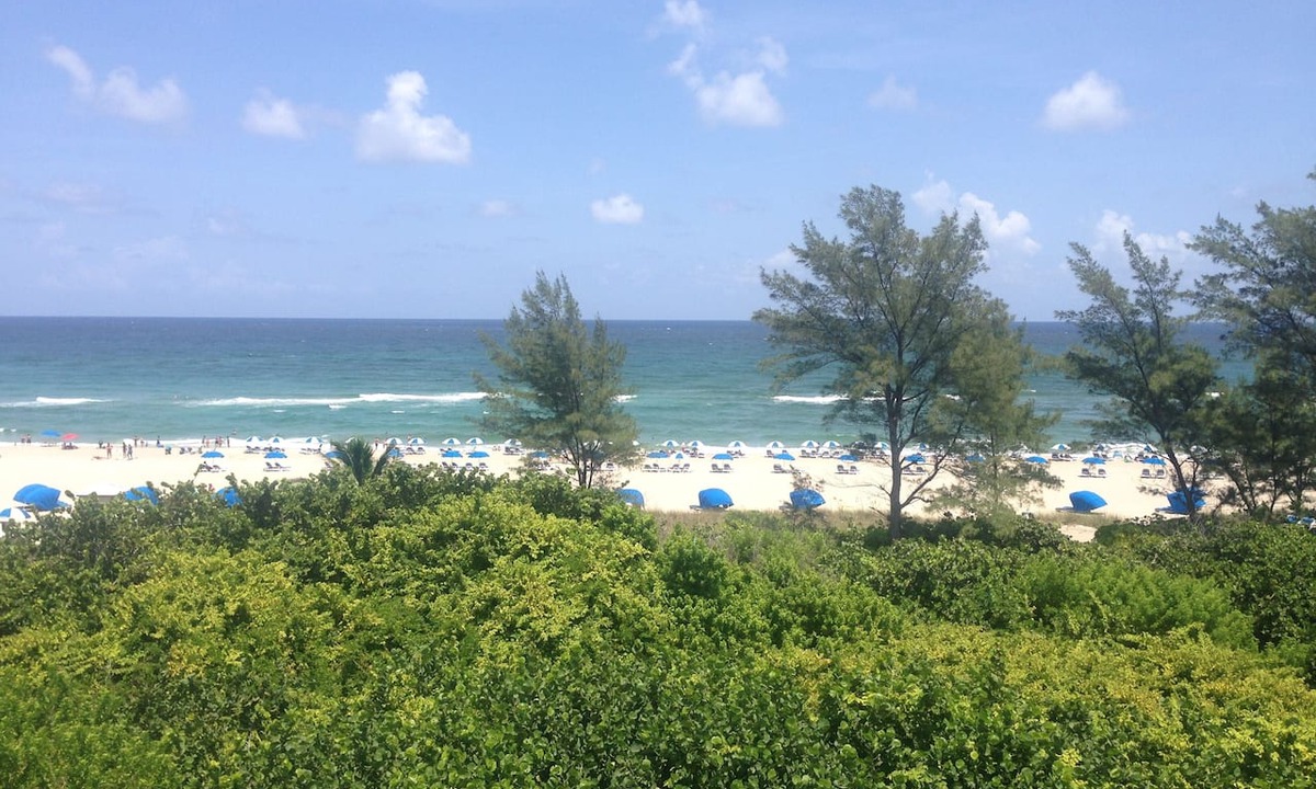 Palm Beach Shores Resort | Oceanfront 2 Bed 2 Bath - Palm Beach Shores Resort, Singer Island
