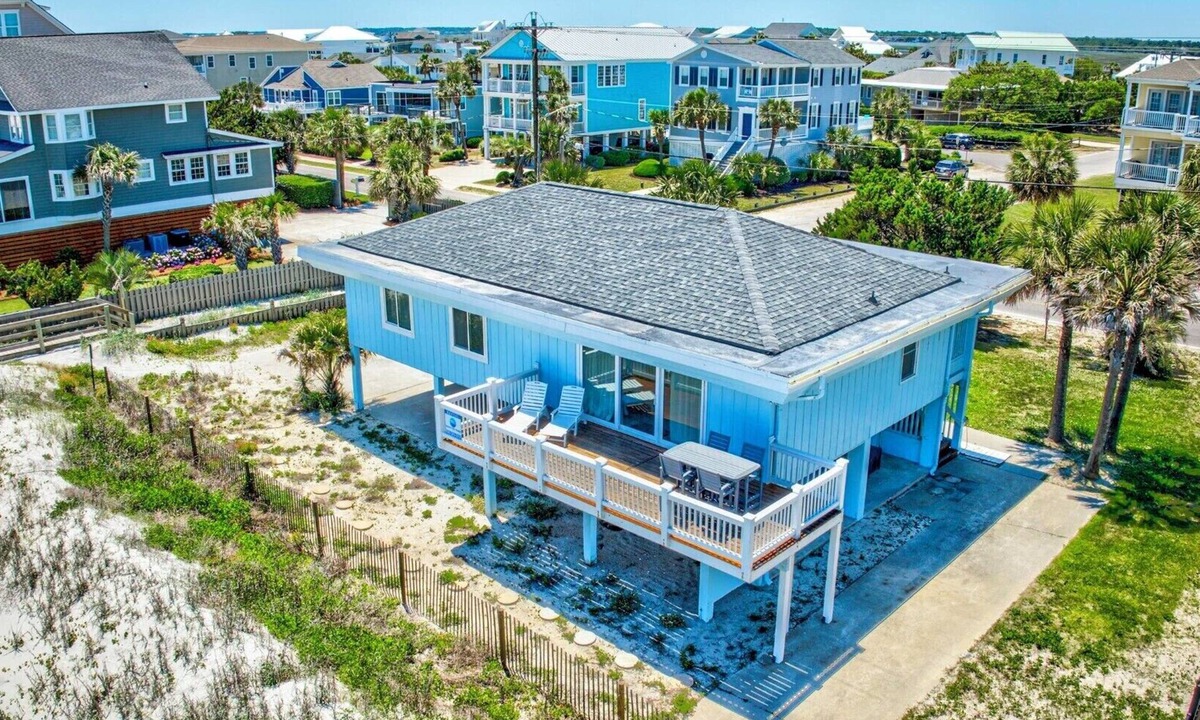 Inlet Harbour House | Oceanfront, Four BedroomThree Bathroom (Ground Level space)