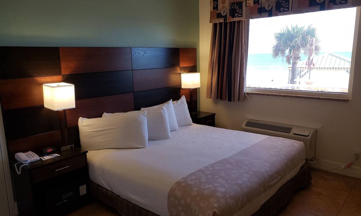 Ormond Shores Hotel | Oceanfront Inn and Suites