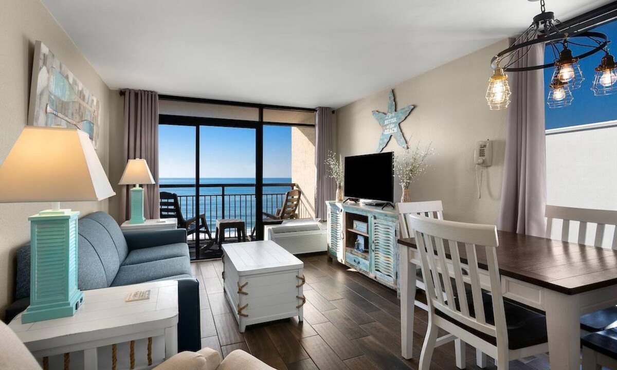 Myrtle Beach Hotel | Oceanfront Premier King Suite 7th Flr